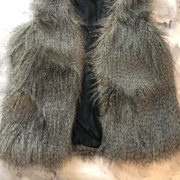 Dynamite Faux Fur Vest - Picture 5 of 8
